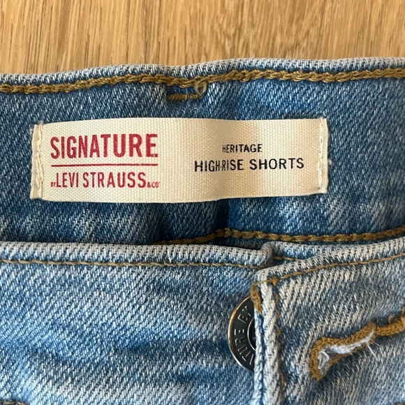 Levi Strauss Signature Heritage High Rise 5" Shorts Size 18/34 - Picture 6 of 11
